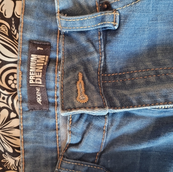 Stretchy jean flared pants - Picture 3 of 3